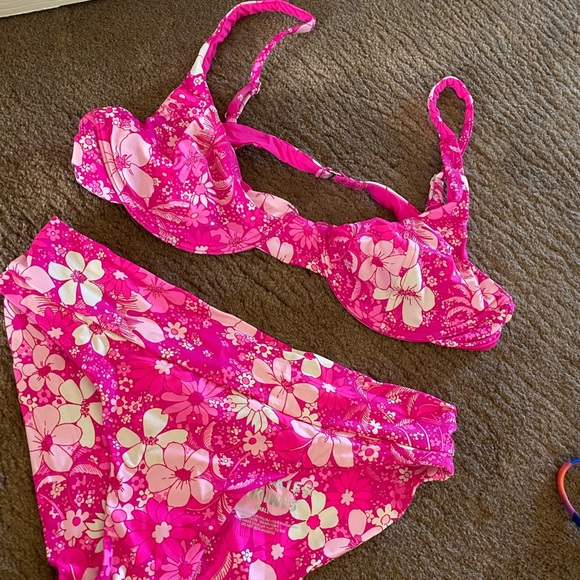 Frankies bikini floral suit cheeky bottoms new - Picture 3 of 4